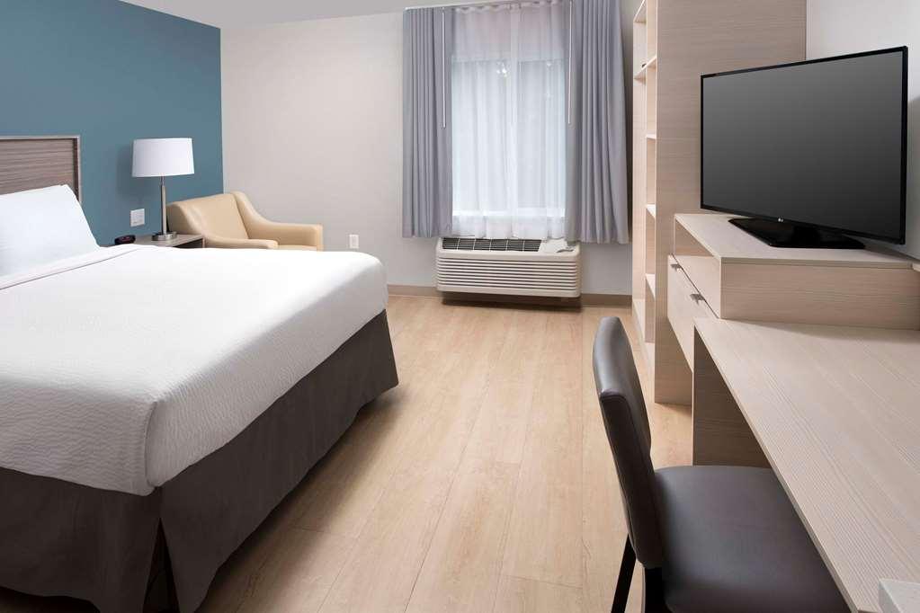 Woodspring Seattle Hotel Everett